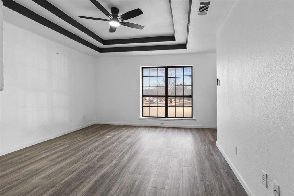 5351 Northridge Blvd - Photo 4 of 17