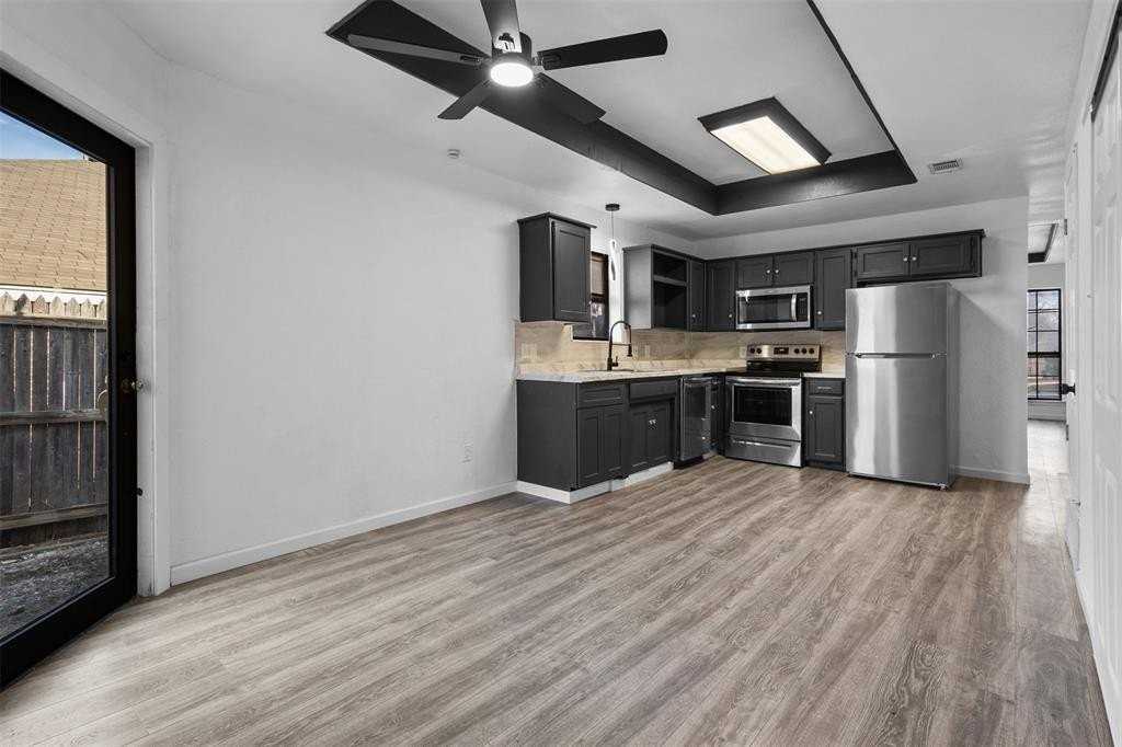 5351 Northridge Blvd - Photo 5 of 17