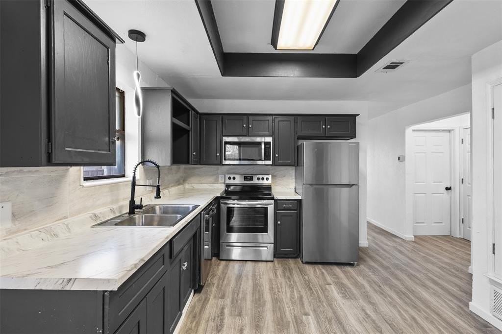 5351 Northridge Blvd - Photo 6 of 17