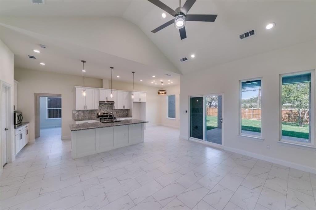 1703 14th St - Photo 4 of 13