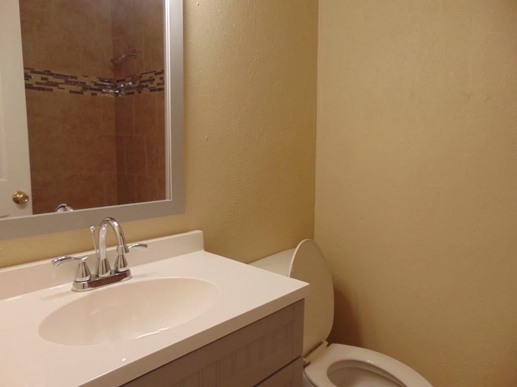 2114 E Park Row Dr - Photo 7 of 20