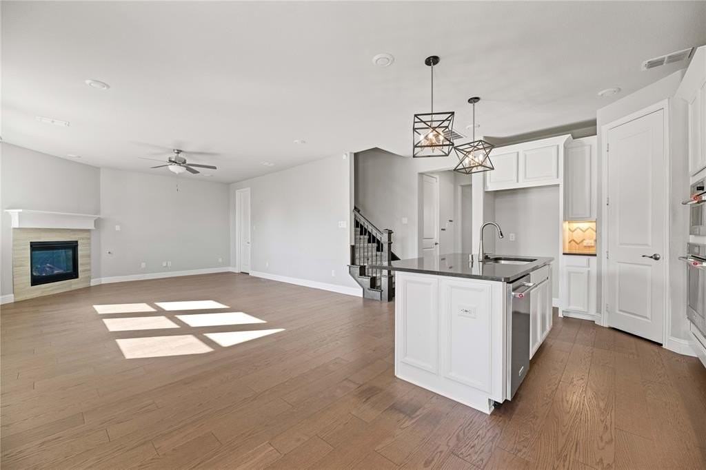 2148 Chapman Ln - Photo 3 of 29