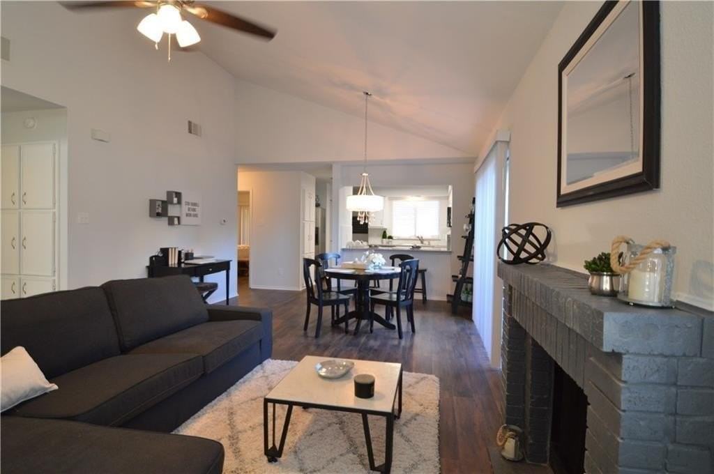 518 Hunters Glen St - Photo 5 of 20