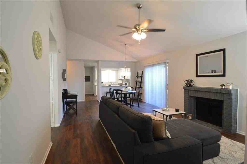 518 Hunters Glen St - Photo 6 of 20