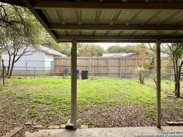 2738 Nacogdoches Rd - Photo 7 of 8