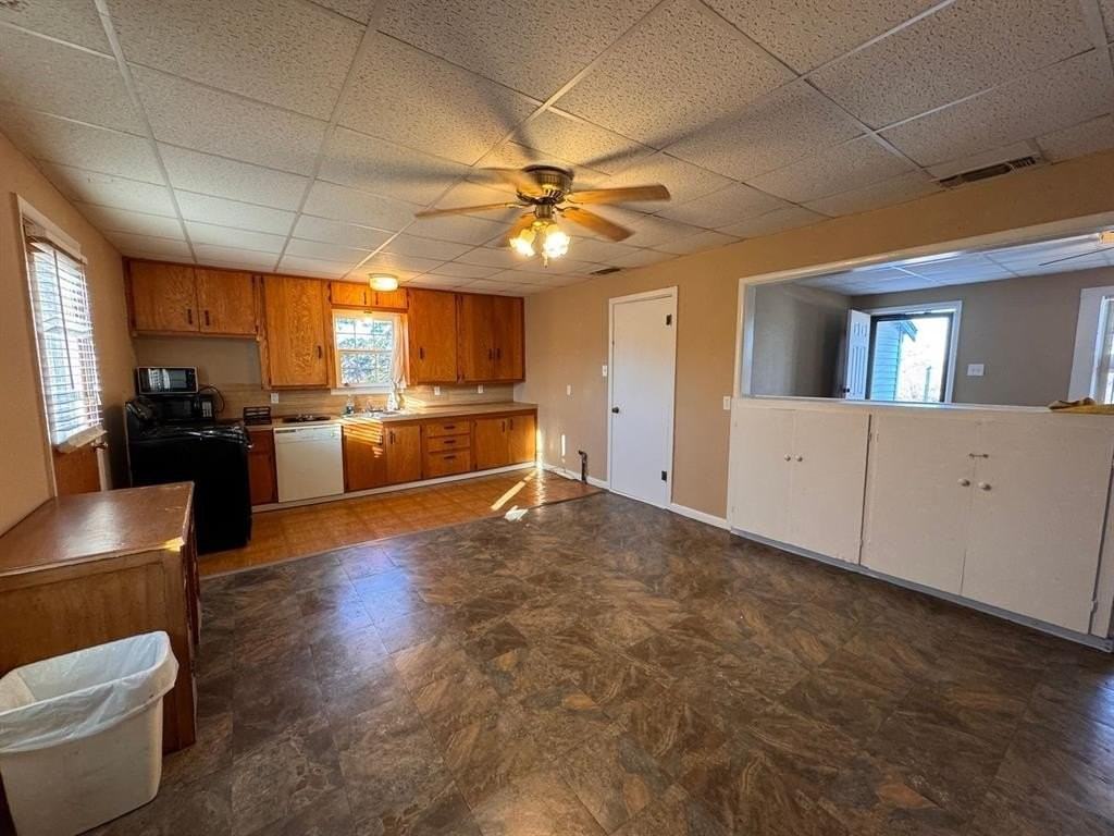 702 4th St - Photo 2 of 10