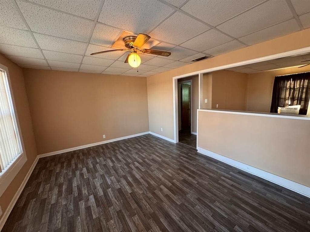 702 4th St - Photo 4 of 10