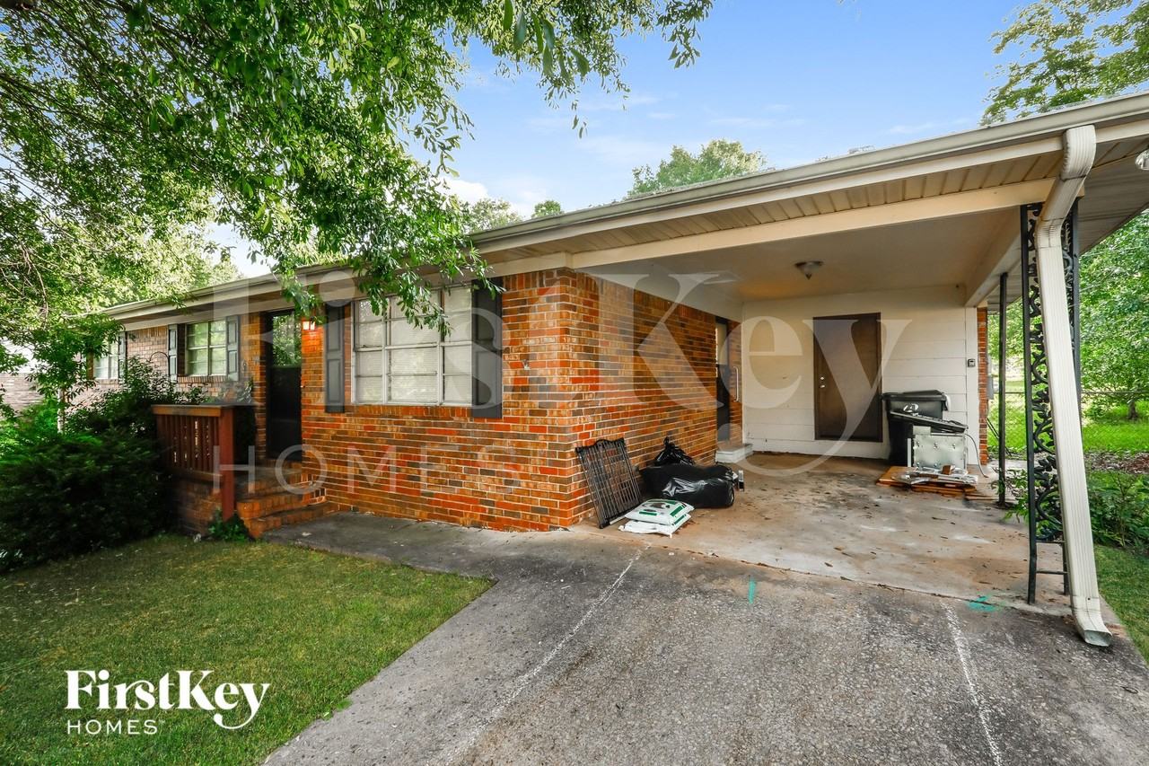 5562 Hood St - Photo 2 of 14