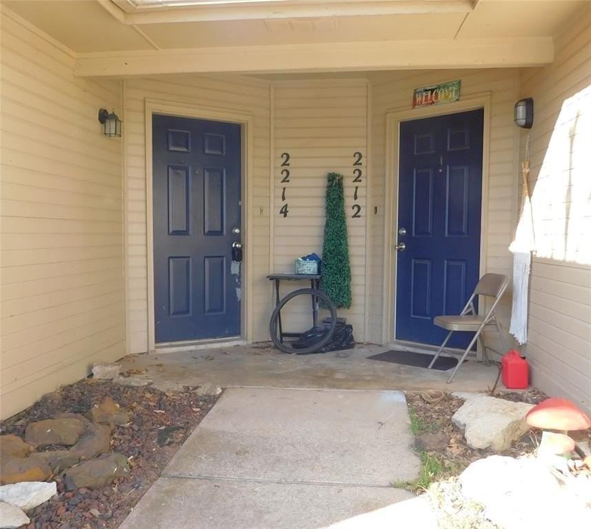 2214 Bernard St - Photo 3 of 16