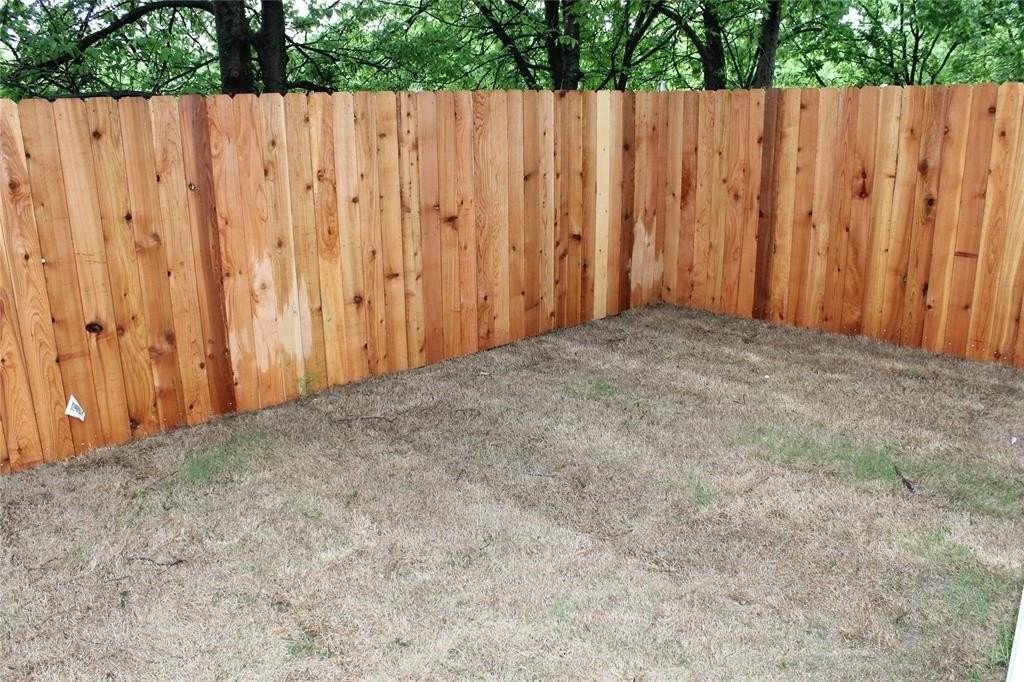 810 Dover St - Photo 3 of 4