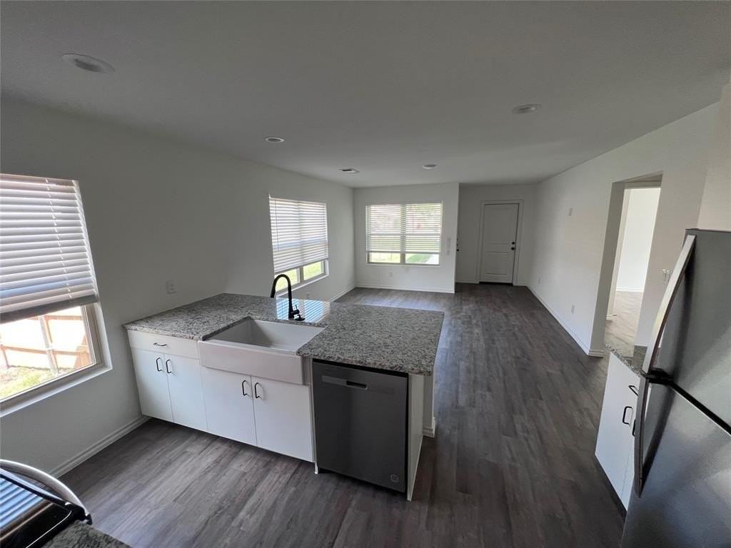 1603 Franklin Ave - Photo 6 of 26