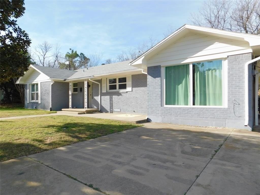 819 Thomas St - Photo 5 of 33