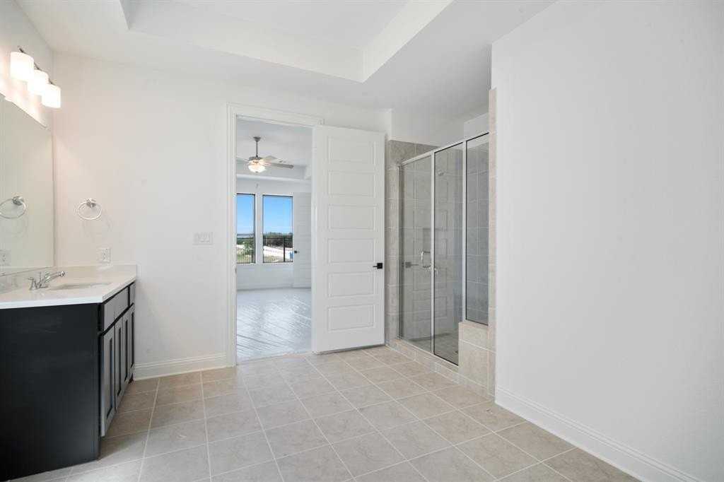 370 Shirebrook Ln - Photo 4 of 10