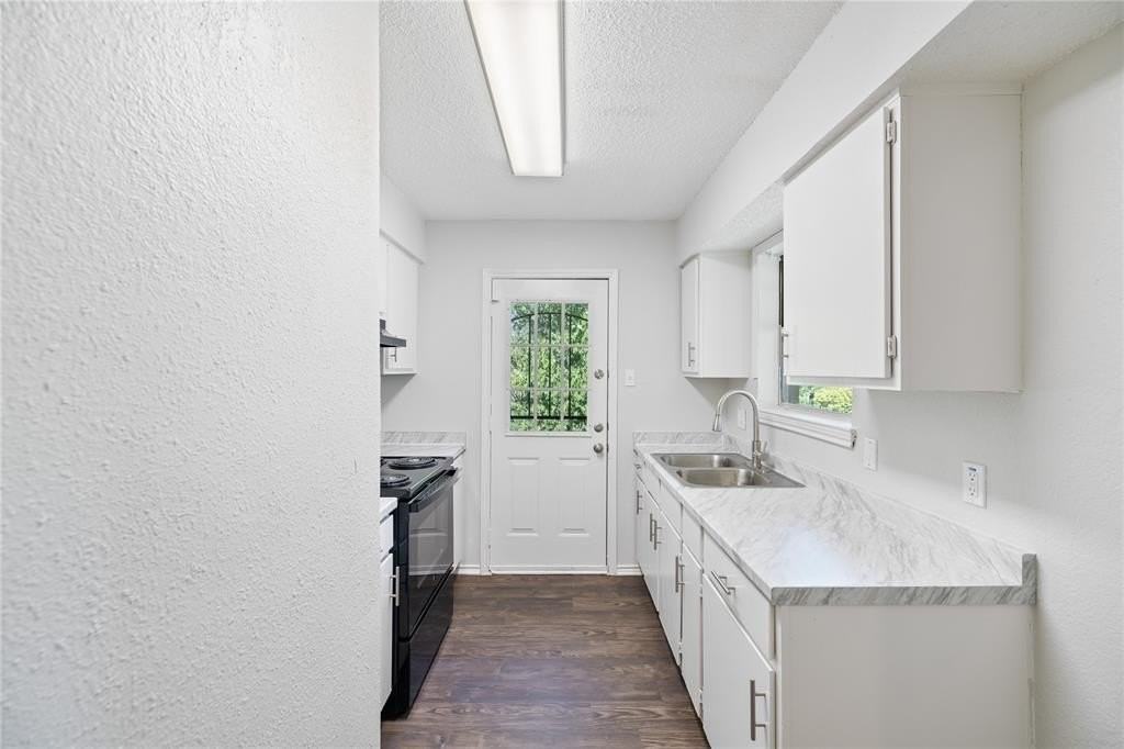 2540 Avenue H - Photo 7 of 26