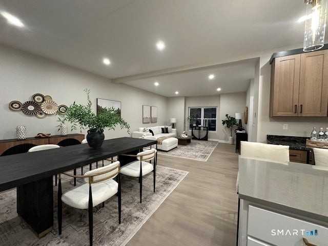 74 Soundview Ave - Photo 5 of 32