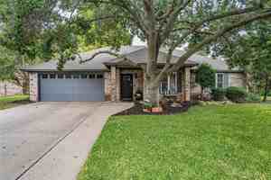 featured image of 911 Meadowlark Ln