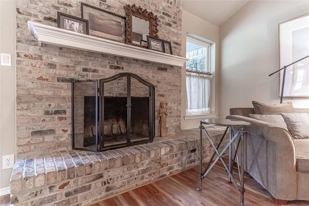 911 Meadowlark Ln - Photo 7 of 30