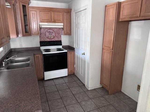 2541 E Price St #200 - Photo 5 of 9