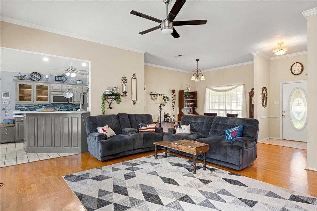 8901 Magnolia Vale Dr - Photo 5 of 23