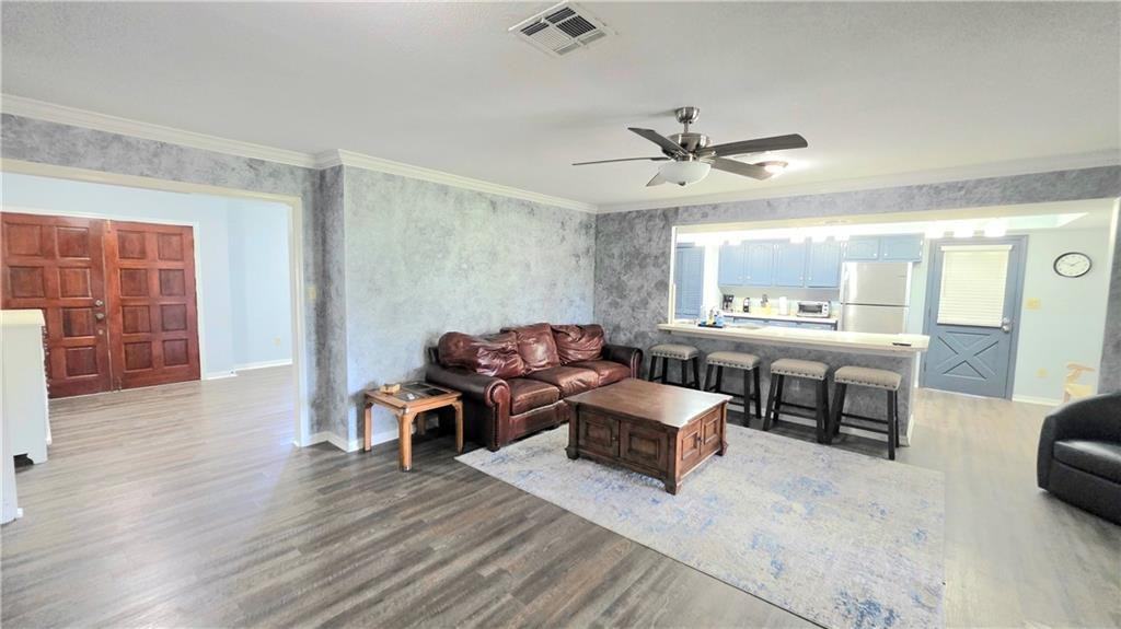 101 Liberty St - Photo 6 of 20