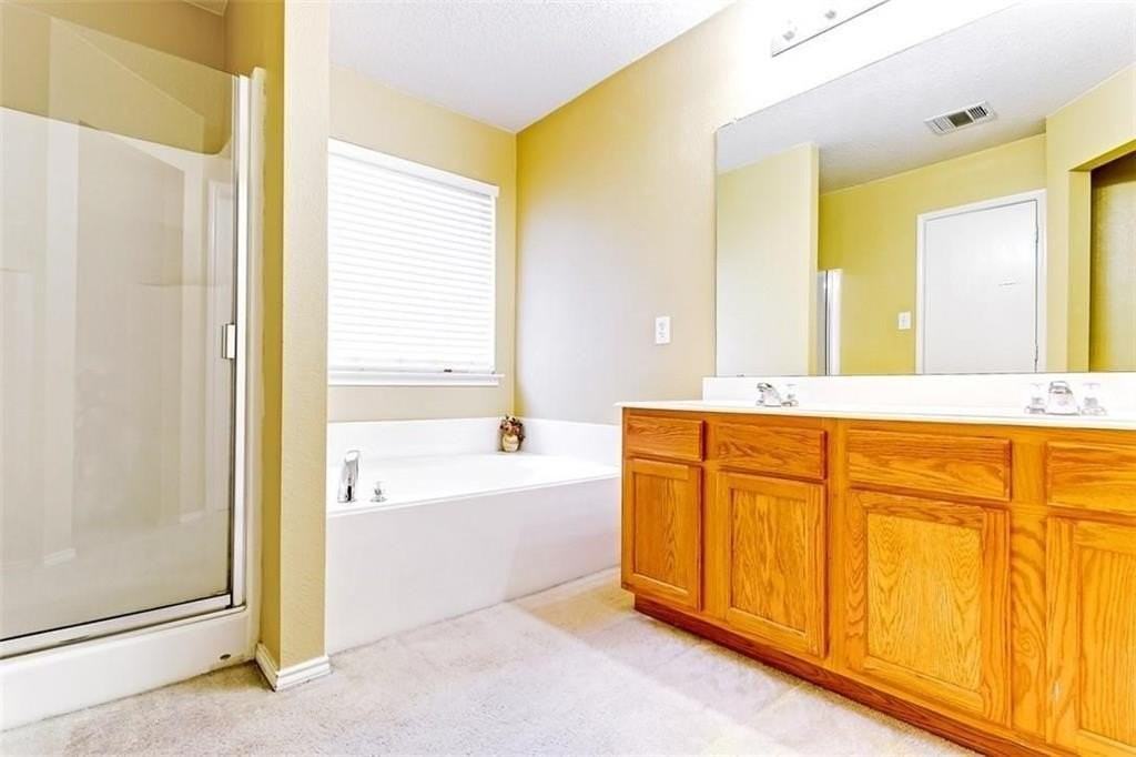 9904 Nixon Dr - Photo 3 of 12