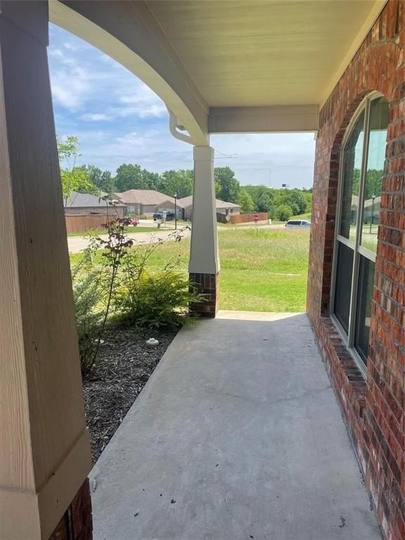 1700 Summit Hill Pkwy - Photo 2 of 8