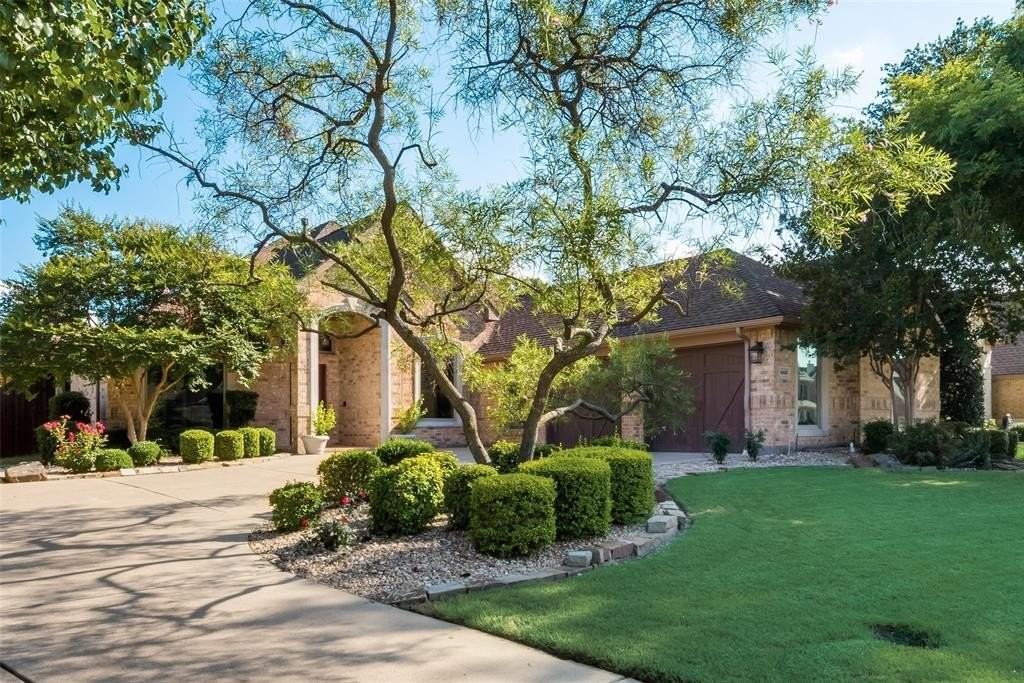 2435 Waterside Dr - Photo 2 of 33