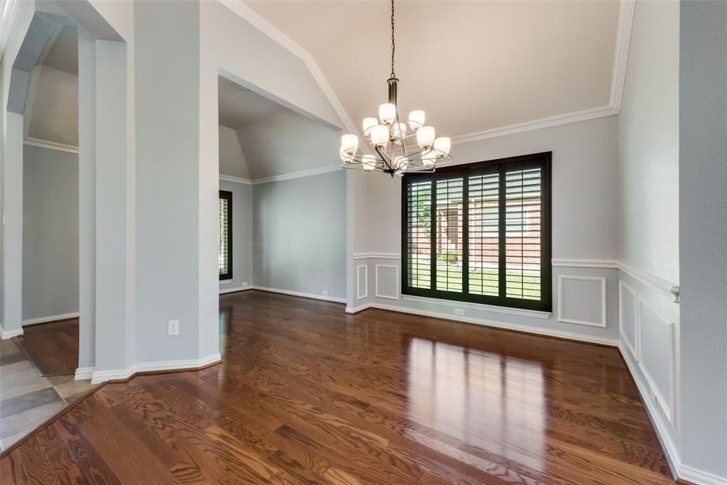 2435 Waterside Dr - Photo 7 of 33