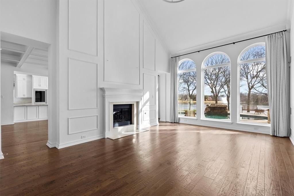 706 Dover Pl - Photo 3 of 40