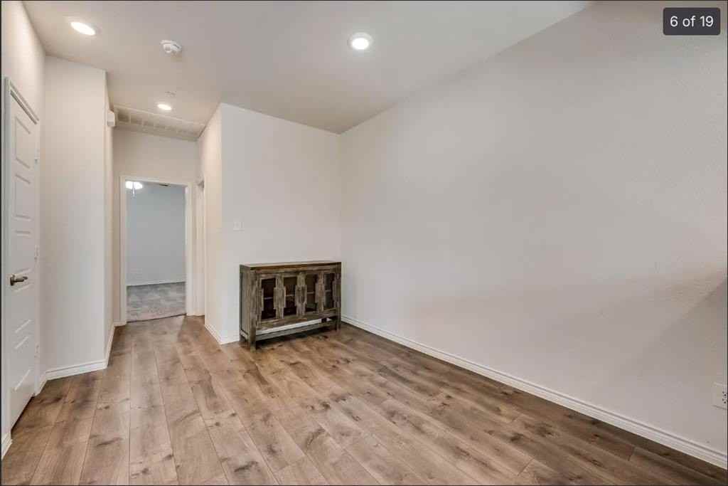 2405 Siskiyou St - Photo 5 of 19