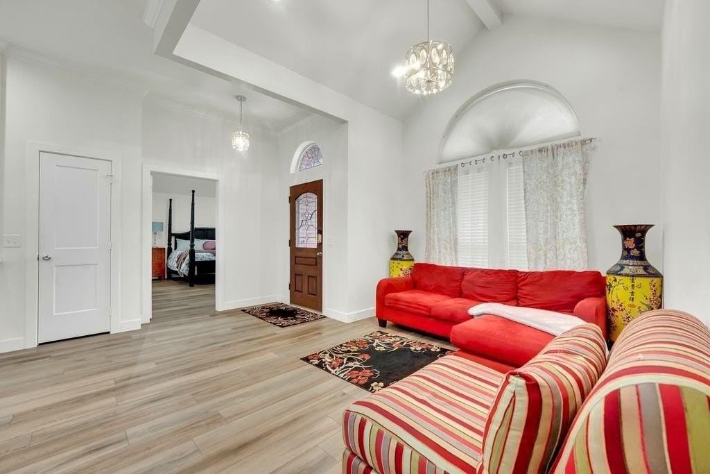 4035 Cedarview Rd - Photo 4 of 27