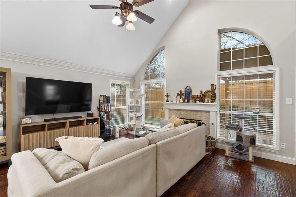 14584 Evergreen Ct - Photo 5 of 37