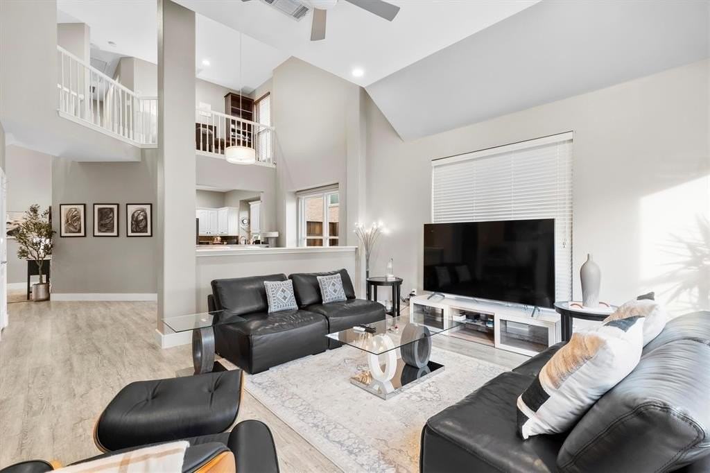 4008 Sherry Ln - Photo 4 of 39