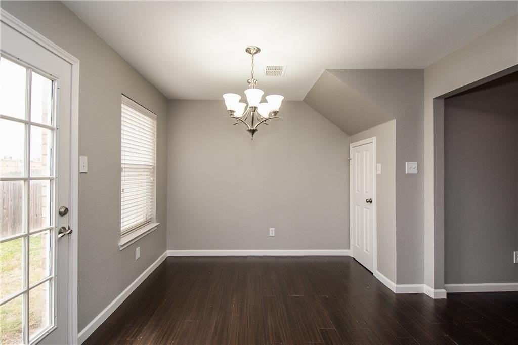 926 Walnut St - Photo 3 of 17