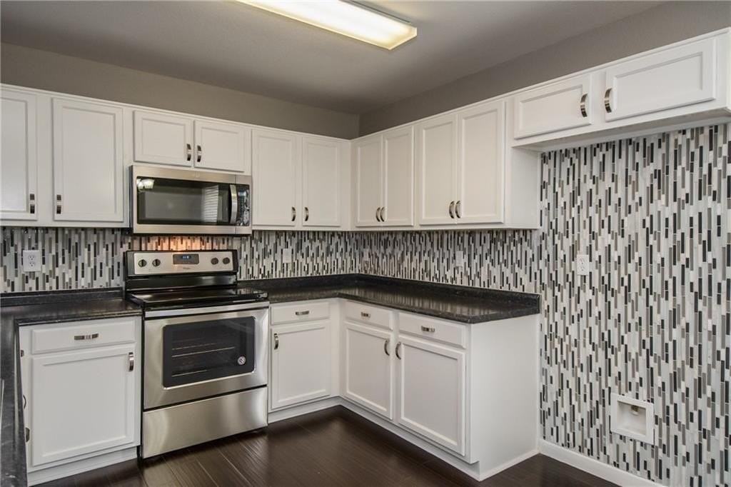 926 Walnut St - Photo 6 of 17