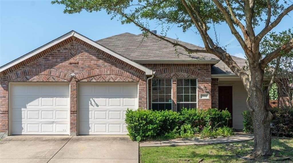 364 Bayberry Dr - Photo 2 of 22