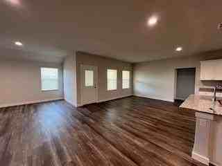 2626 Old Ironsides Rd - Photo 2 of 18