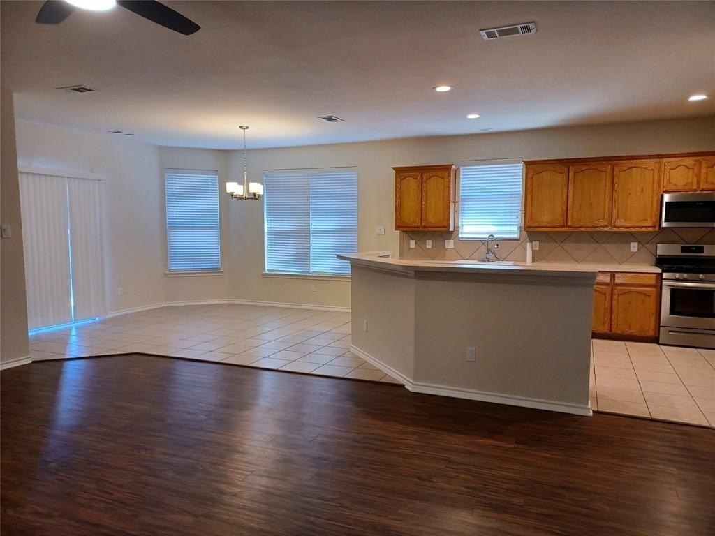 705 Crownpoint Ln - Photo 3 of 14