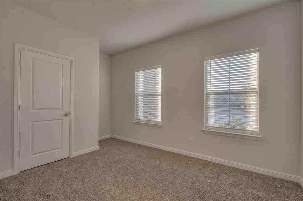 9645 Alderleaf Trl - Photo 7 of 33