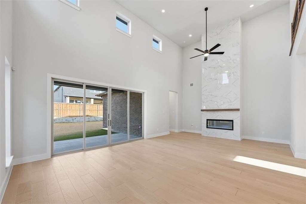 9239 Pavonia Ln - Photo 3 of 11