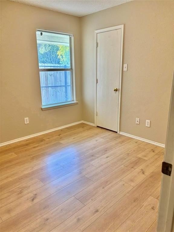 512 Hollyberry Dr - Photo 2 of 19