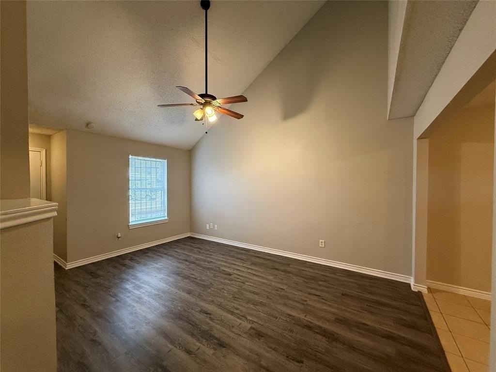 2719 Briarbank Cir - Photo 7 of 22