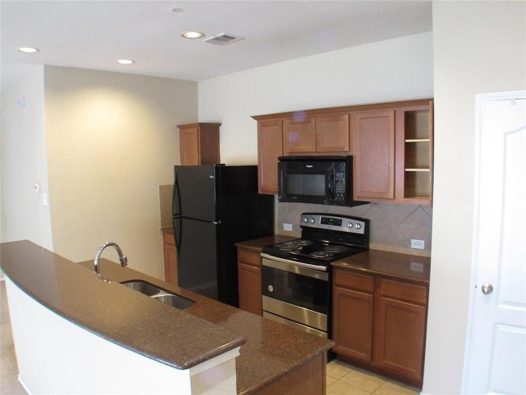 2332 Oklahoma Ave - Photo 5 of 37