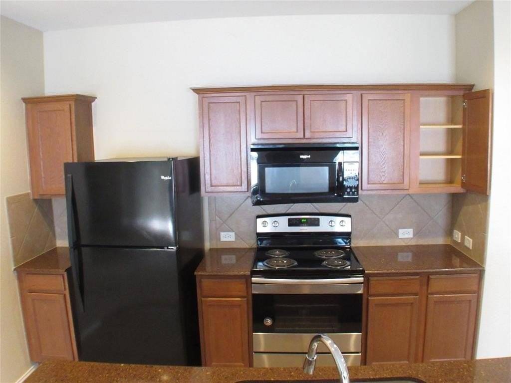 2332 Oklahoma Ave - Photo 6 of 37