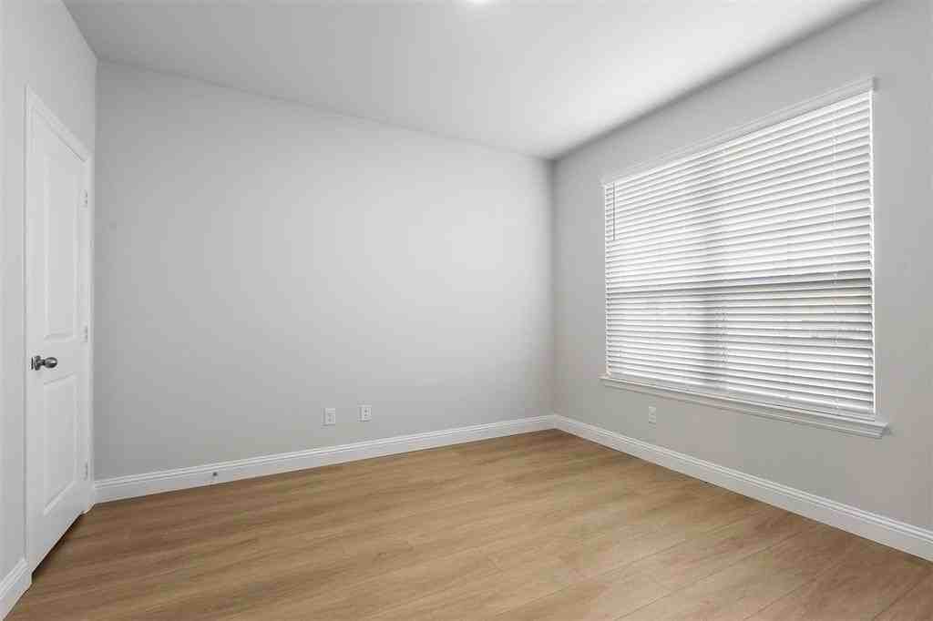 135 Mesa Dr - Photo 6 of 40