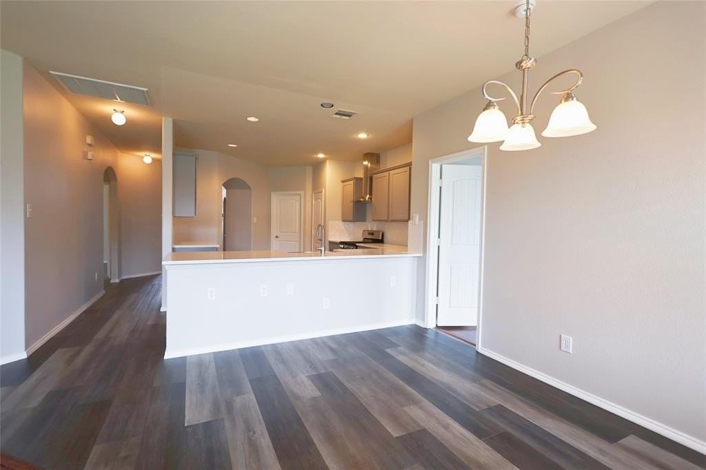 9717 Mulligan Dr - Photo 7 of 26