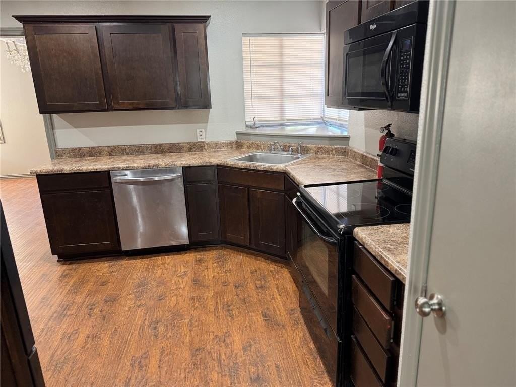 1115 Mcadams Ave - Photo 6 of 26