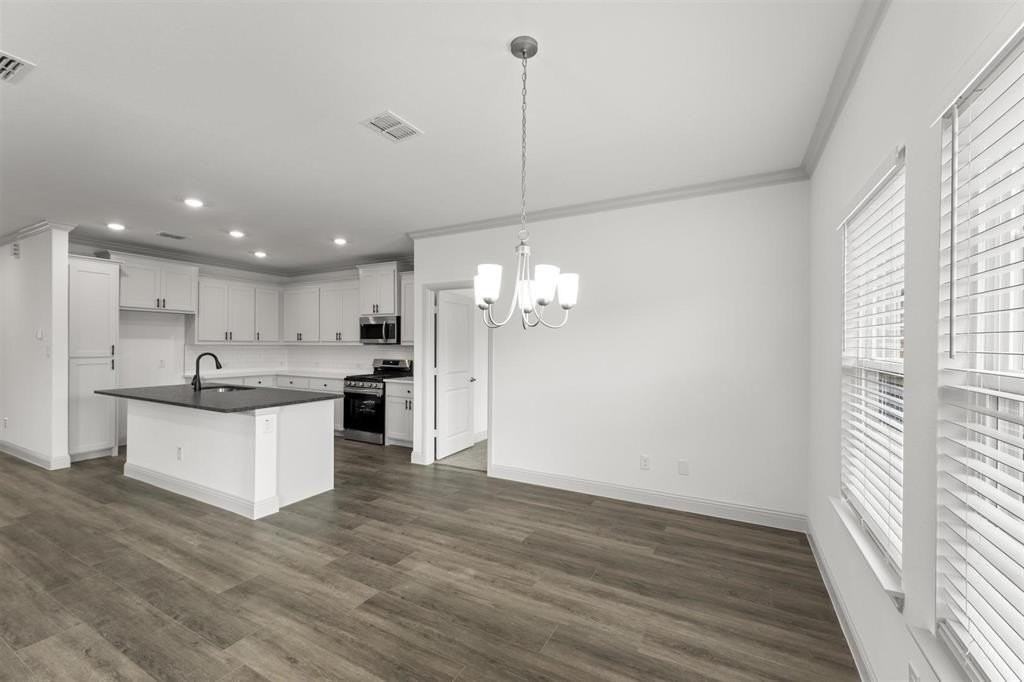 544 Oak Creek Dr - Photo 6 of 24