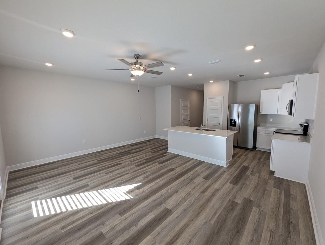 5723 Sandy Walk St - Photo 7 of 22