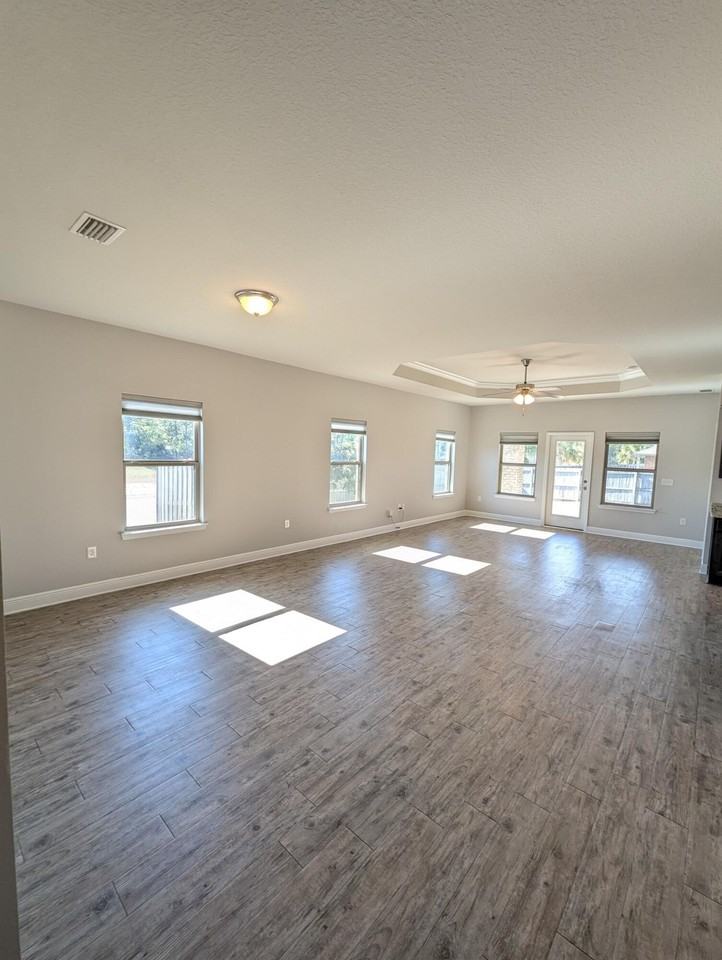 1681 Waterford Sound Blvd - Photo 2 of 25